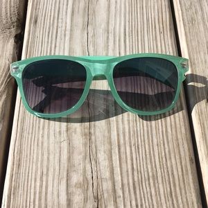 Wet Seal Wayfarer Sunglasses - Mint